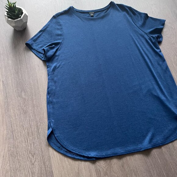 Ann Taylor Cobalt Blue Short Sleeve Knit T-Shit - Picture 6 of 9